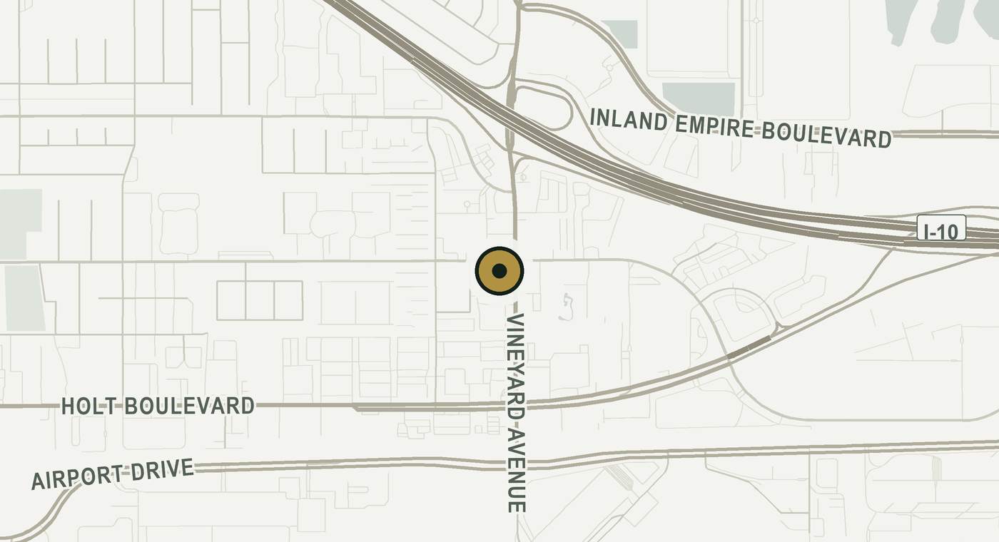 Mapa de calles del área alrededor de nuestra oficina de Ontario en 337 N. Vineyard Ave, Suite 300, con el edificio señalado.